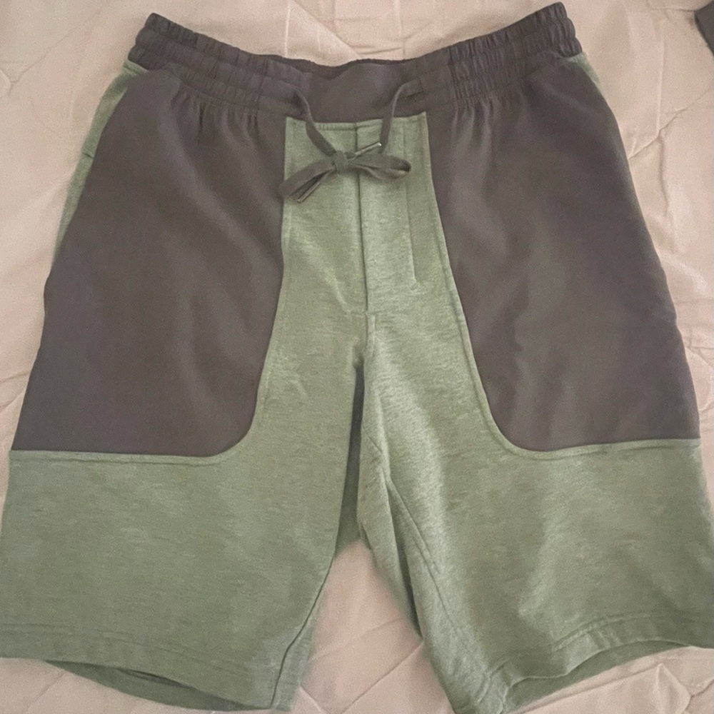 NWOT LULU-LEMON SHORTS